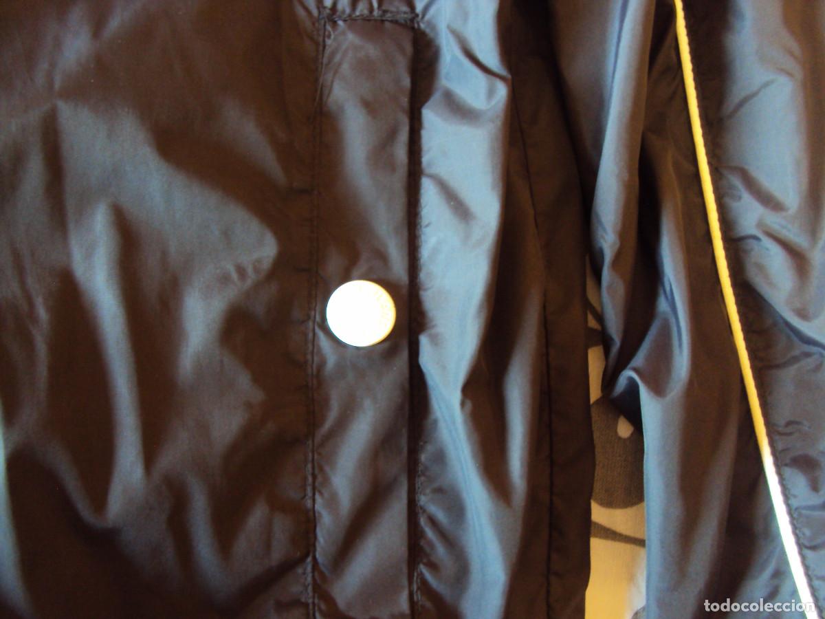 Segunda mano: CHAQUETA POLIESTER preciosa - Foto 4
