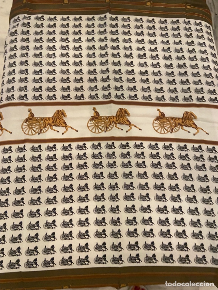 Segunda mano: Pa&ntilde;uelo seda frances - Foto 1