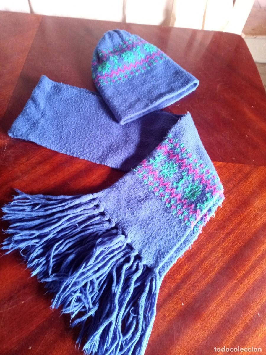 Segunda mano: Juego de bufanda y gorro de punto. Azul con cenefa - Foto 3