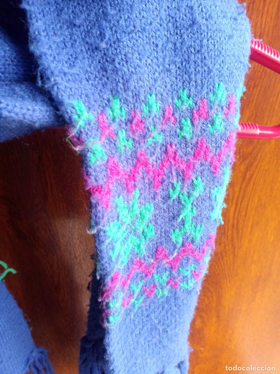 Segunda mano: Juego de bufanda y gorro de punto. Azul con cenefa - Foto 4