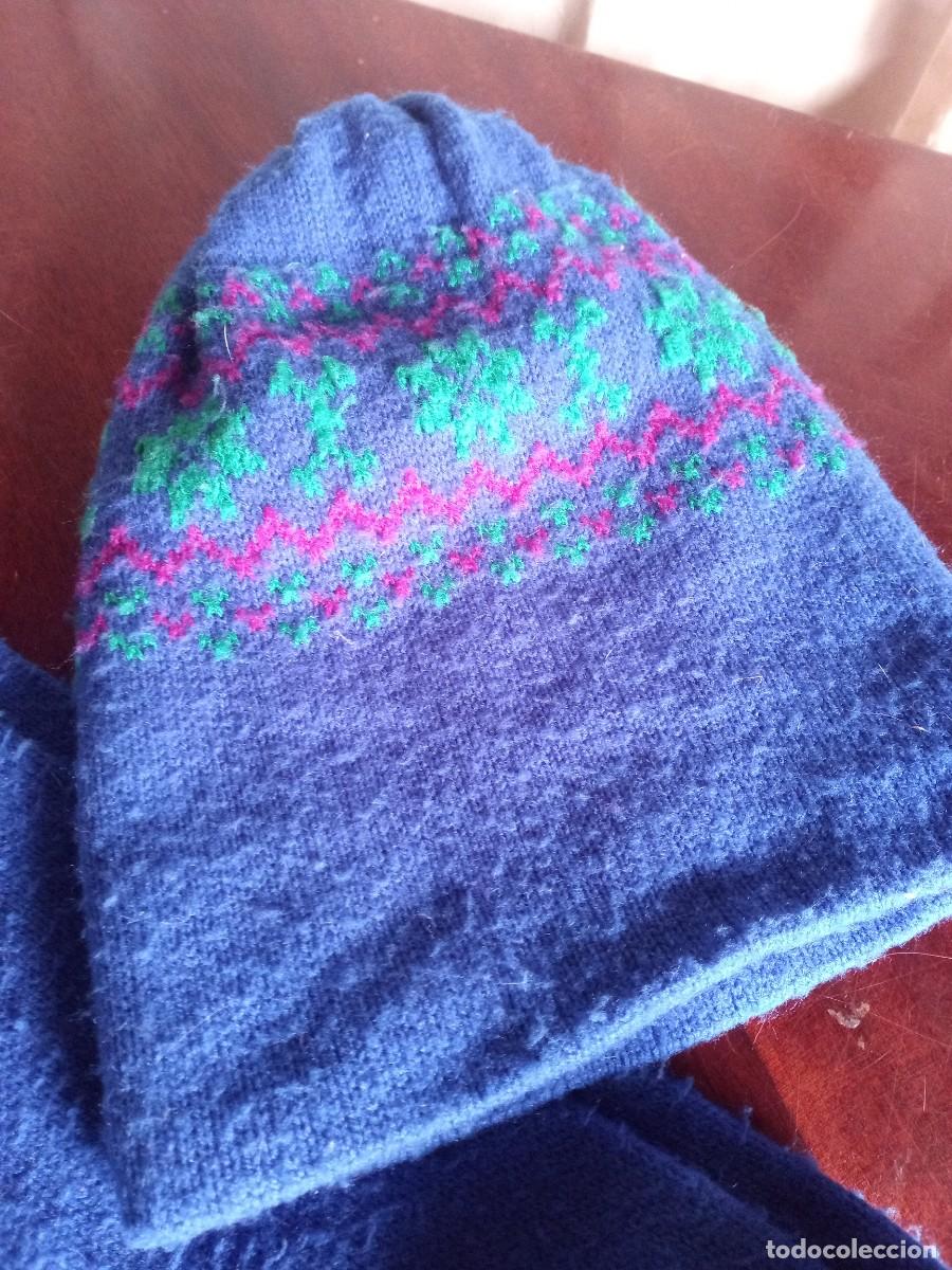 Segunda mano: Juego de bufanda y gorro de punto. Azul con cenefa - Foto 5