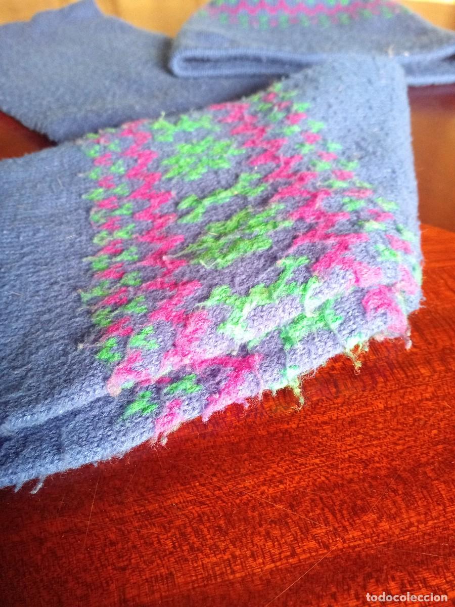 Segunda mano: Juego de bufanda y gorro de punto. Azul con cenefa - Foto 6