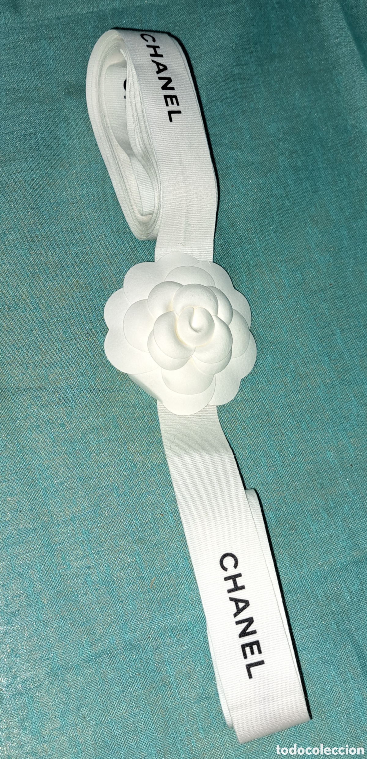 Segunda mano: CINTA CHANEL CON FLOR BLANCA - Foto 2