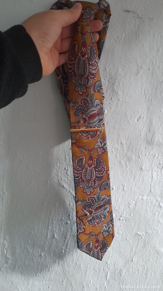 Segunda mano: Corbata para traje Cortefiel estilo Vintage seda - Foto 1