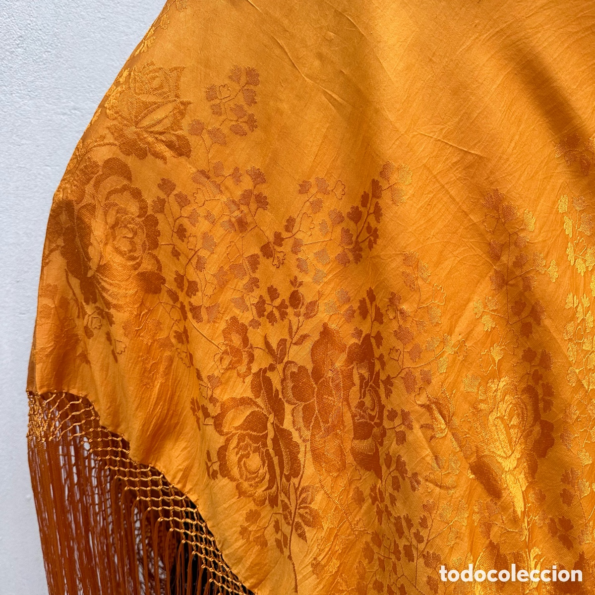 Segunda mano: MANT&Oacute;N DE SEDA ADAMASCADO ( 559 ) - Foto 2