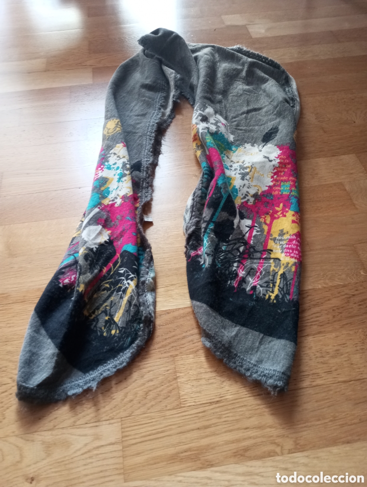 Segunda mano: Pa&ntilde;uelo bufanda foulard - Foto 1