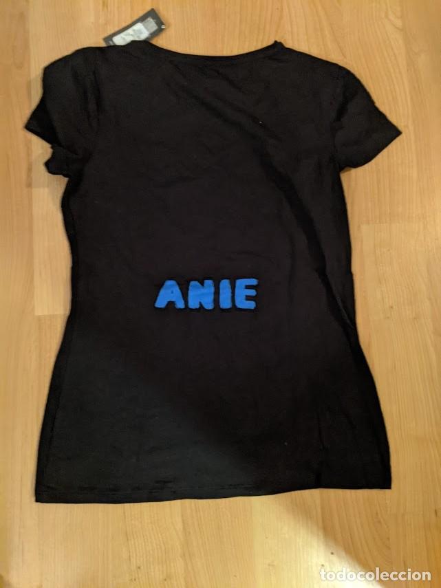 Segunda mano: CAMISETA NEGRA CON NONMBRE &laquo;ANIE&raquo; EN LA PARTE TRASERA - Foto 2