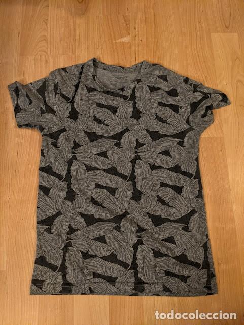 Segunda mano: CAMISETA GRIS HOJAS MANGA CORTA - Foto 1