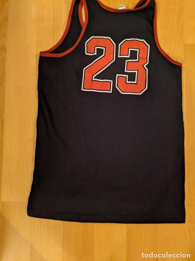Segunda mano: CAMISETA NEGRA SIN MANGAS - Foto 2