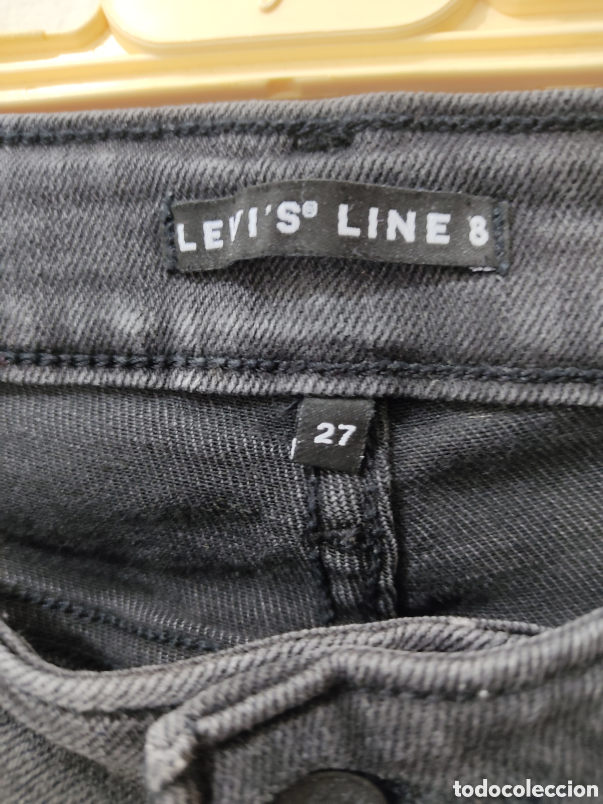 Segunda mano: Vaqueros Pitillo para mujer S Levis Line 8 - Foto 5