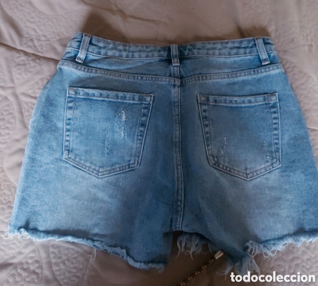 Segunda mano: Pantal&oacute;n corto vaquero con botones - Foto 3