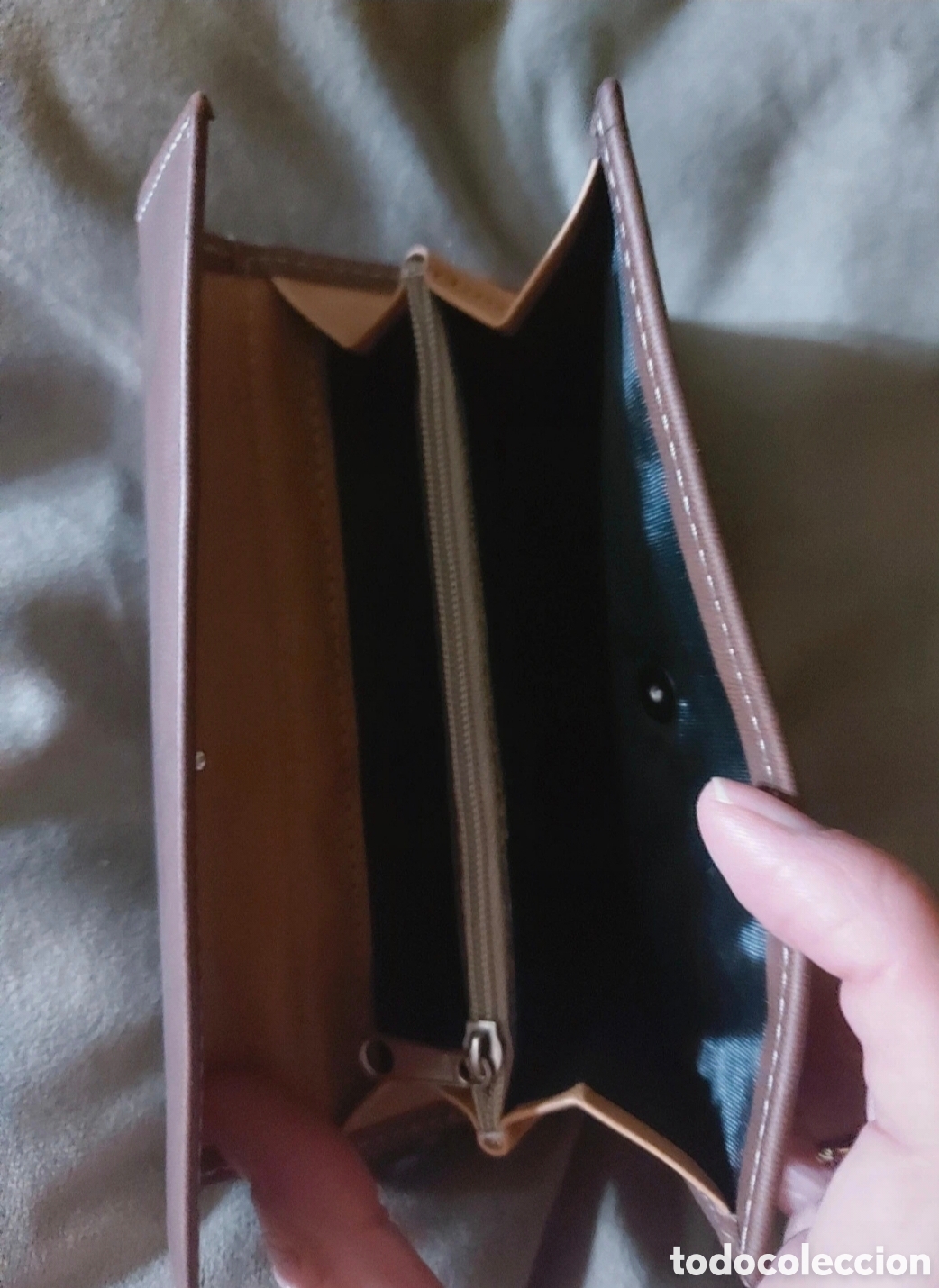 Segunda mano: Cartera de ante de mujer - Foto 4