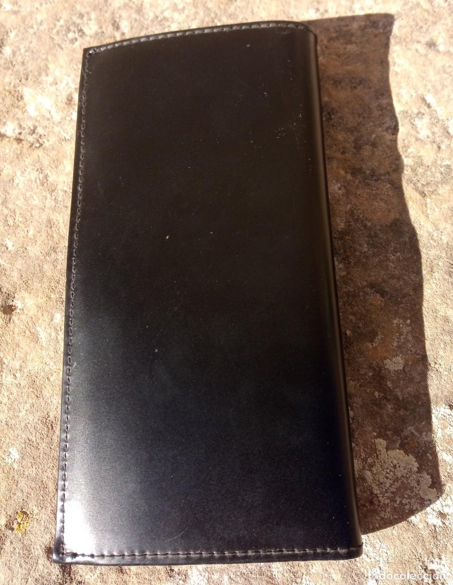 Segunda mano: Cartera tarjetero Blu Byblos. Negra y rosa. - Foto 2