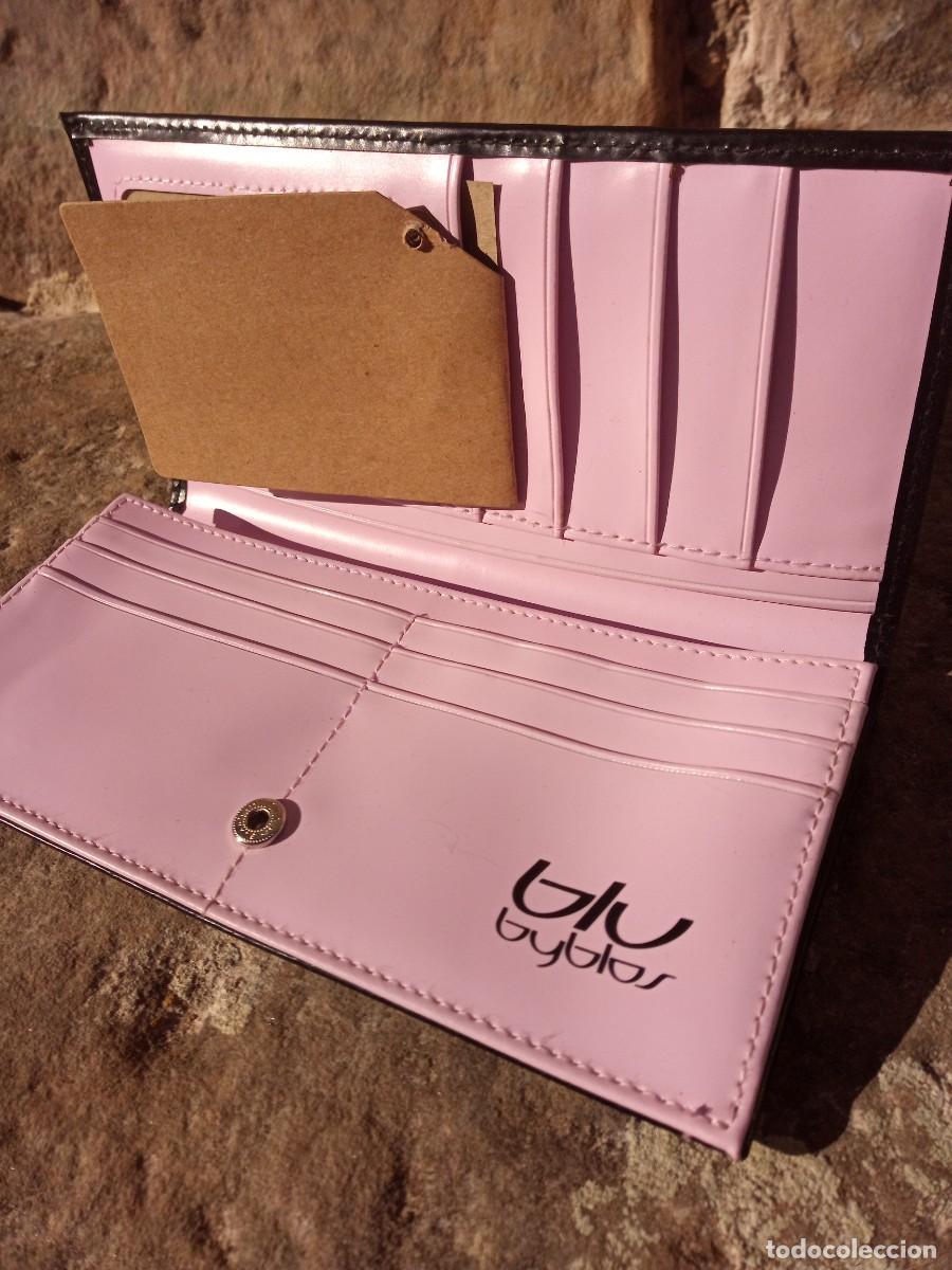 Segunda mano: Cartera tarjetero Blu Byblos. Negra y rosa. - Foto 5