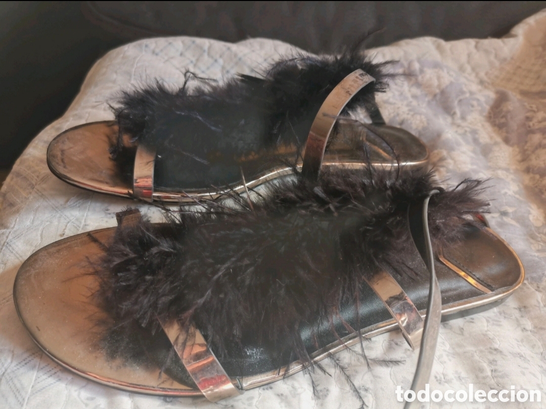 Segunda mano: Sandalias de plumas Stradivarius - Foto 1