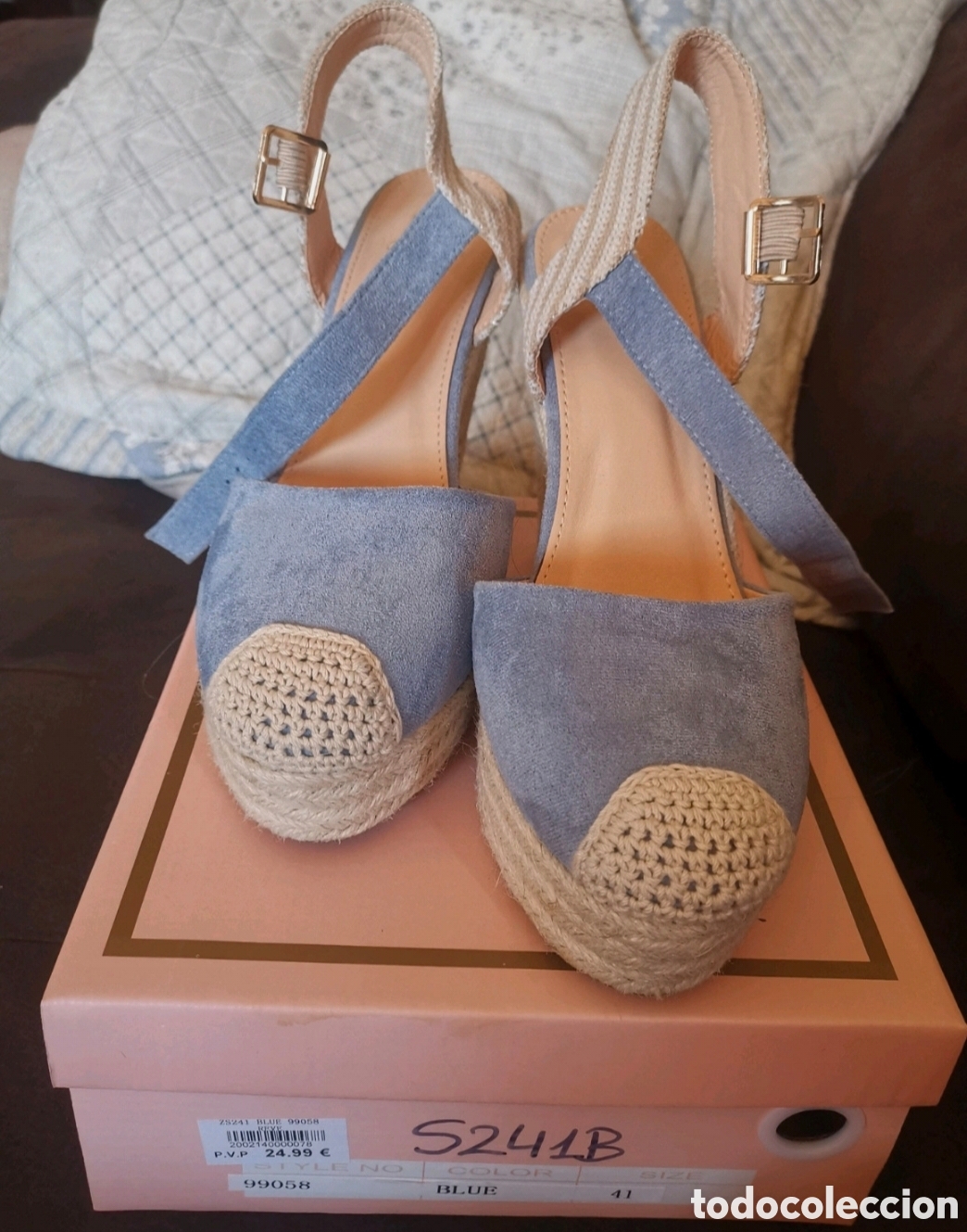 Segunda mano: Cu&ntilde;as de antelina azules - Foto 2