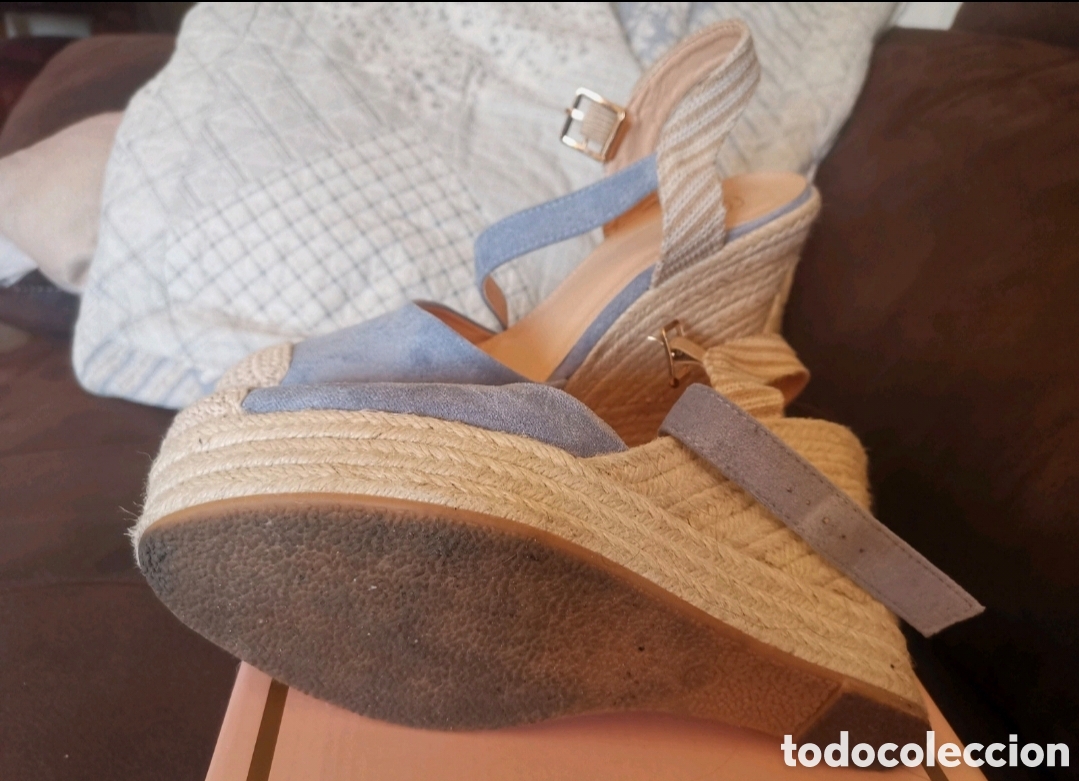 Segunda mano: Cu&ntilde;as de antelina azules - Foto 3