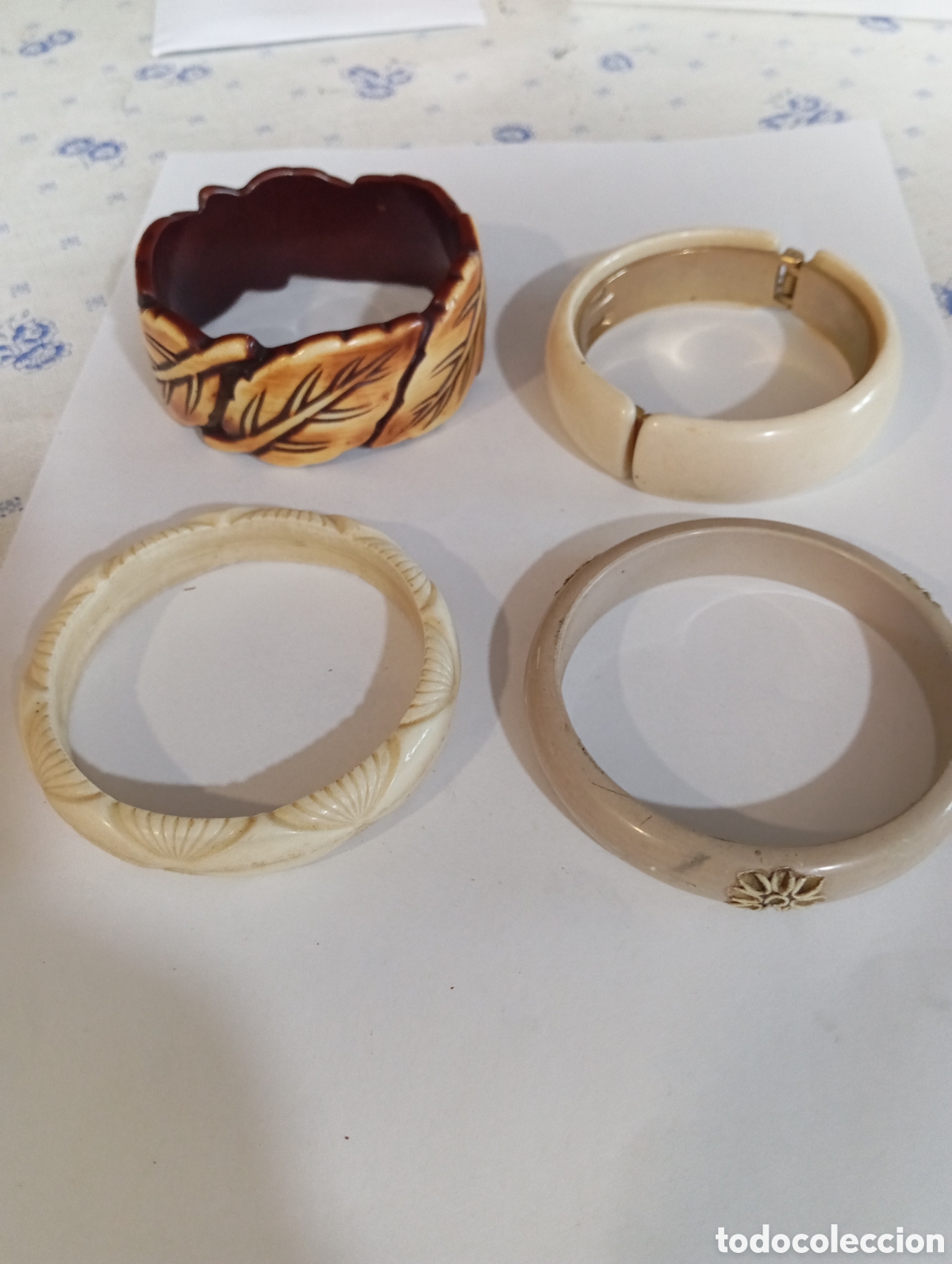 Segunda mano: CUATRO PULSERAS BISUTER&Iacute;A - Foto 1