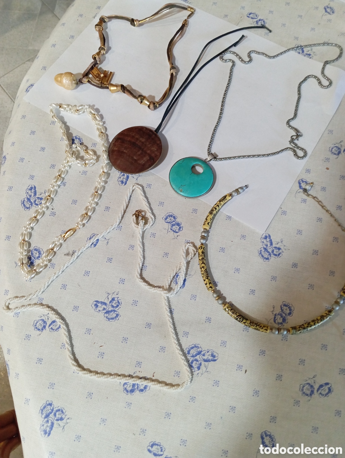 Segunda mano: VENDO SEIS COLLARES DE BISUTER&Iacute;A - Foto 1