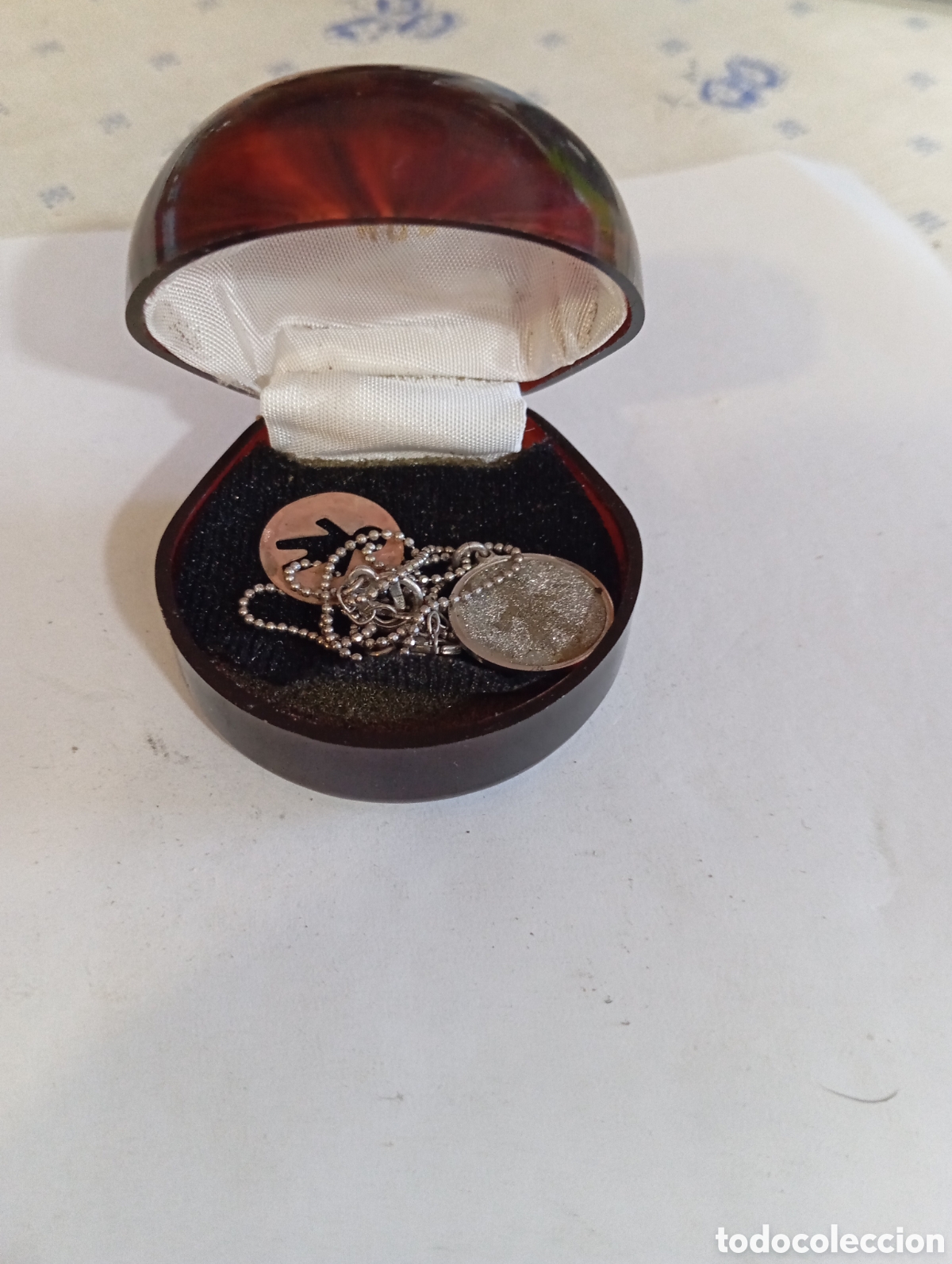 Segunda mano: CAJA DE JOYER&Iacute;A CON COLLAR VICEROY - Foto 1