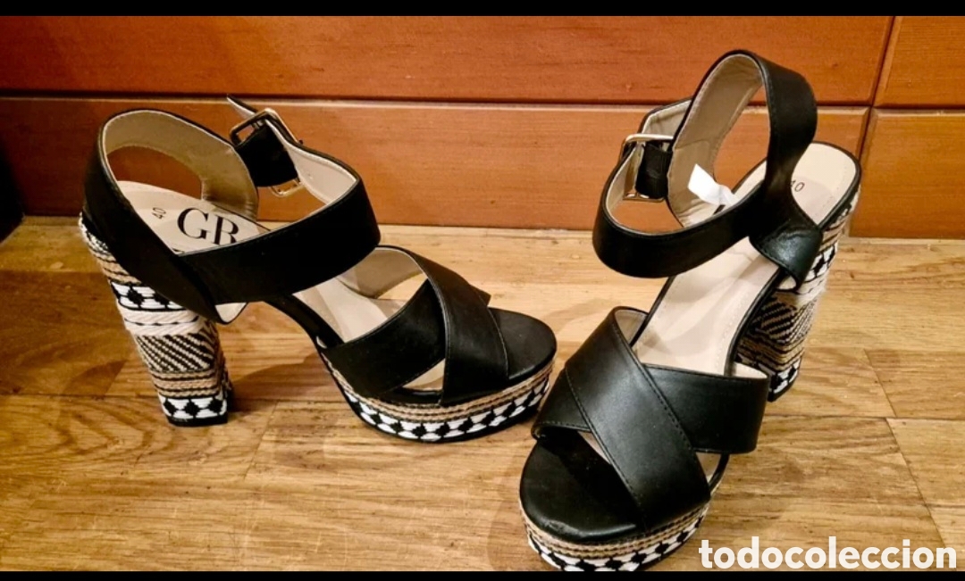 Segunda mano: Sandalias GR num 40 con plataforma y hebilla. - Foto 4