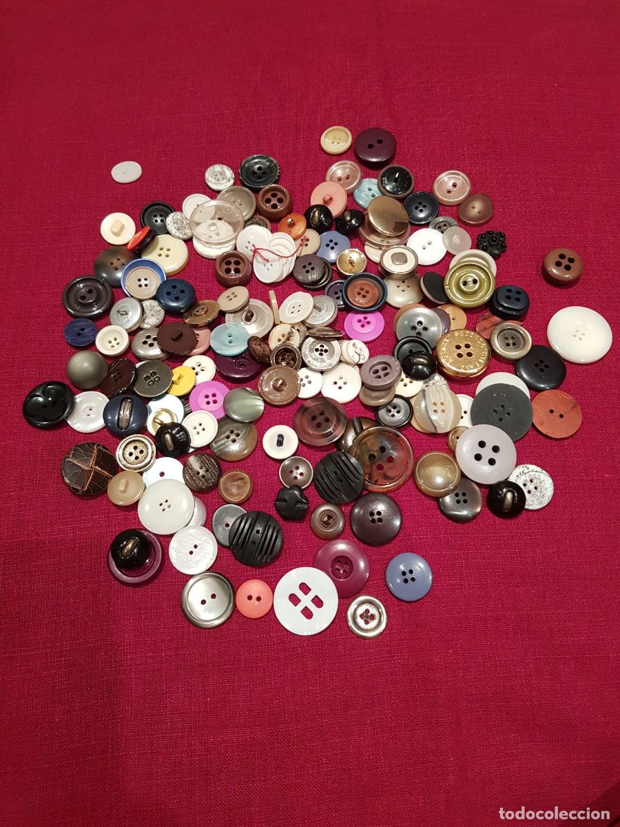 Segunda mano: LOTE DE BOTONES VARIADOS - Foto 6