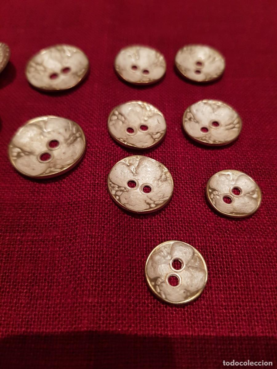 Segunda mano: LOTE DE BOTONES VARIADOS - Foto 13