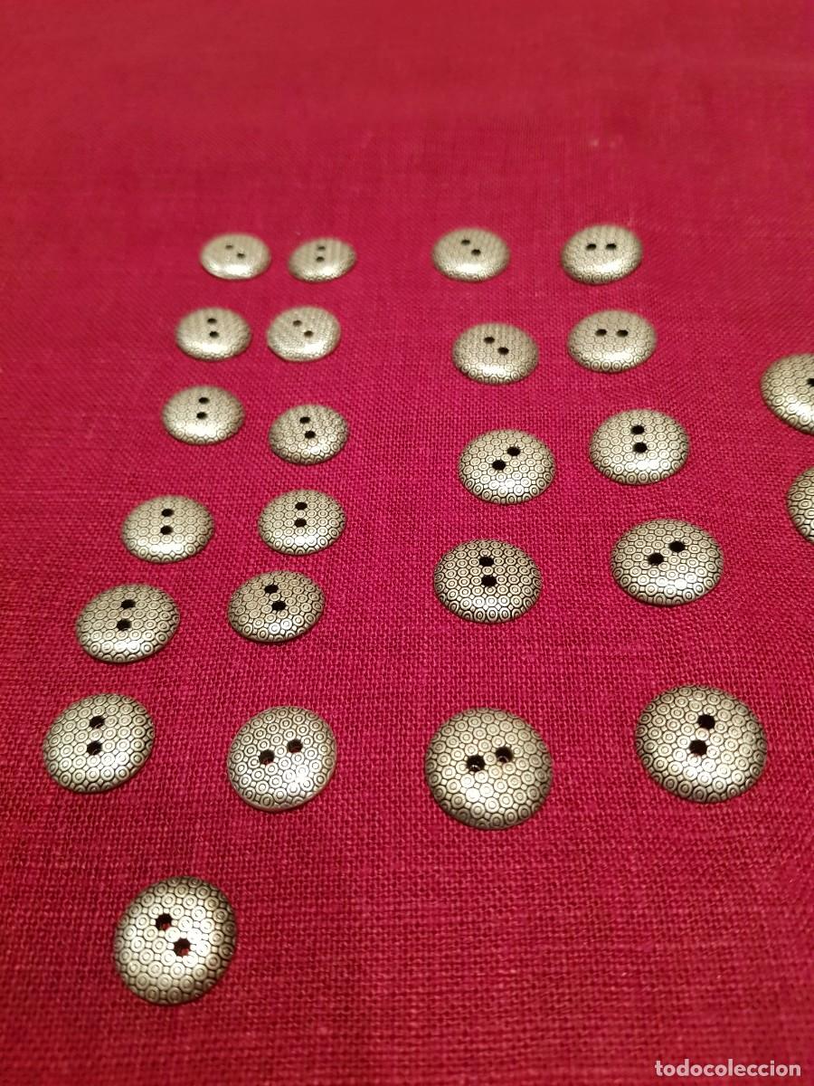 Segunda mano: LOTE DE BOTONES VARIADOS - Foto 18
