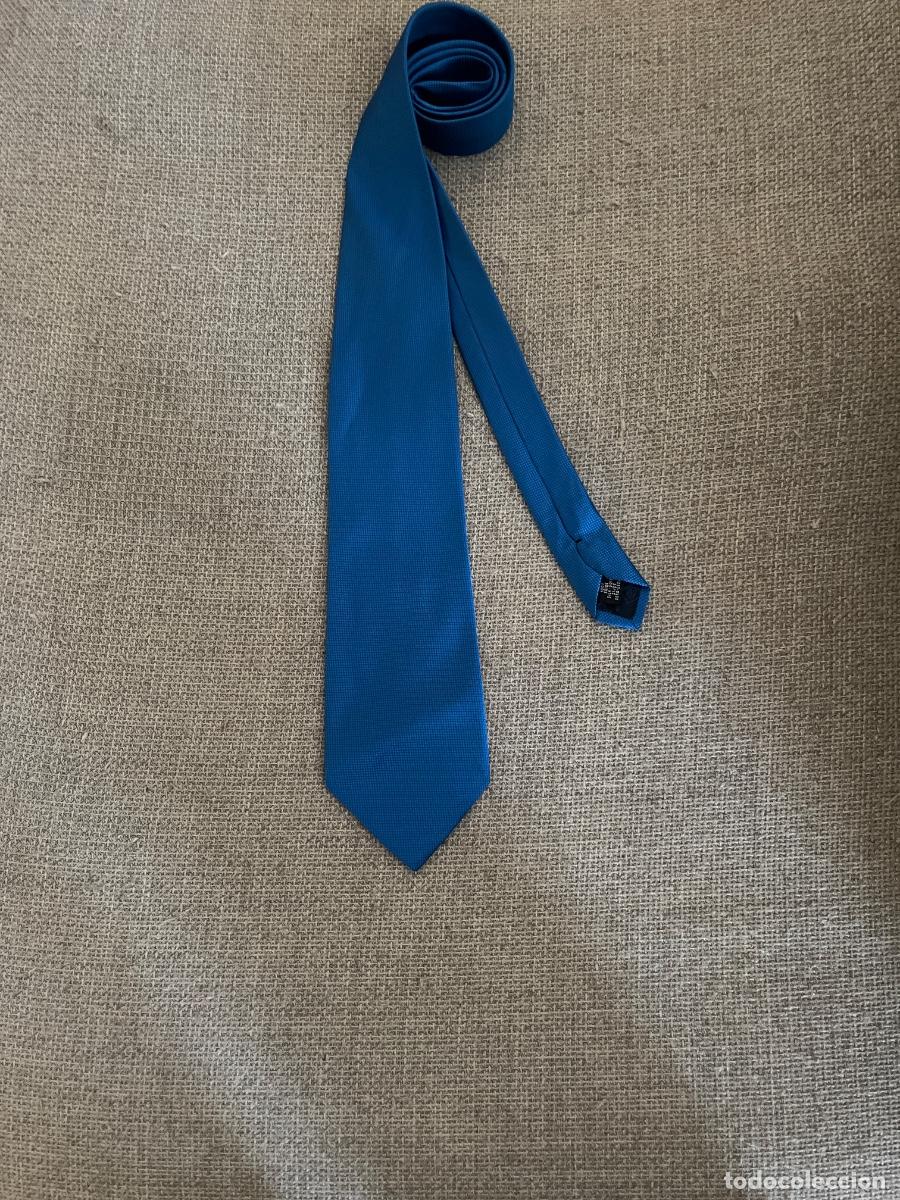 Segunda mano: Corbata realizada en 100% seda azul pavo. Marca: Springfield. - Foto 5
