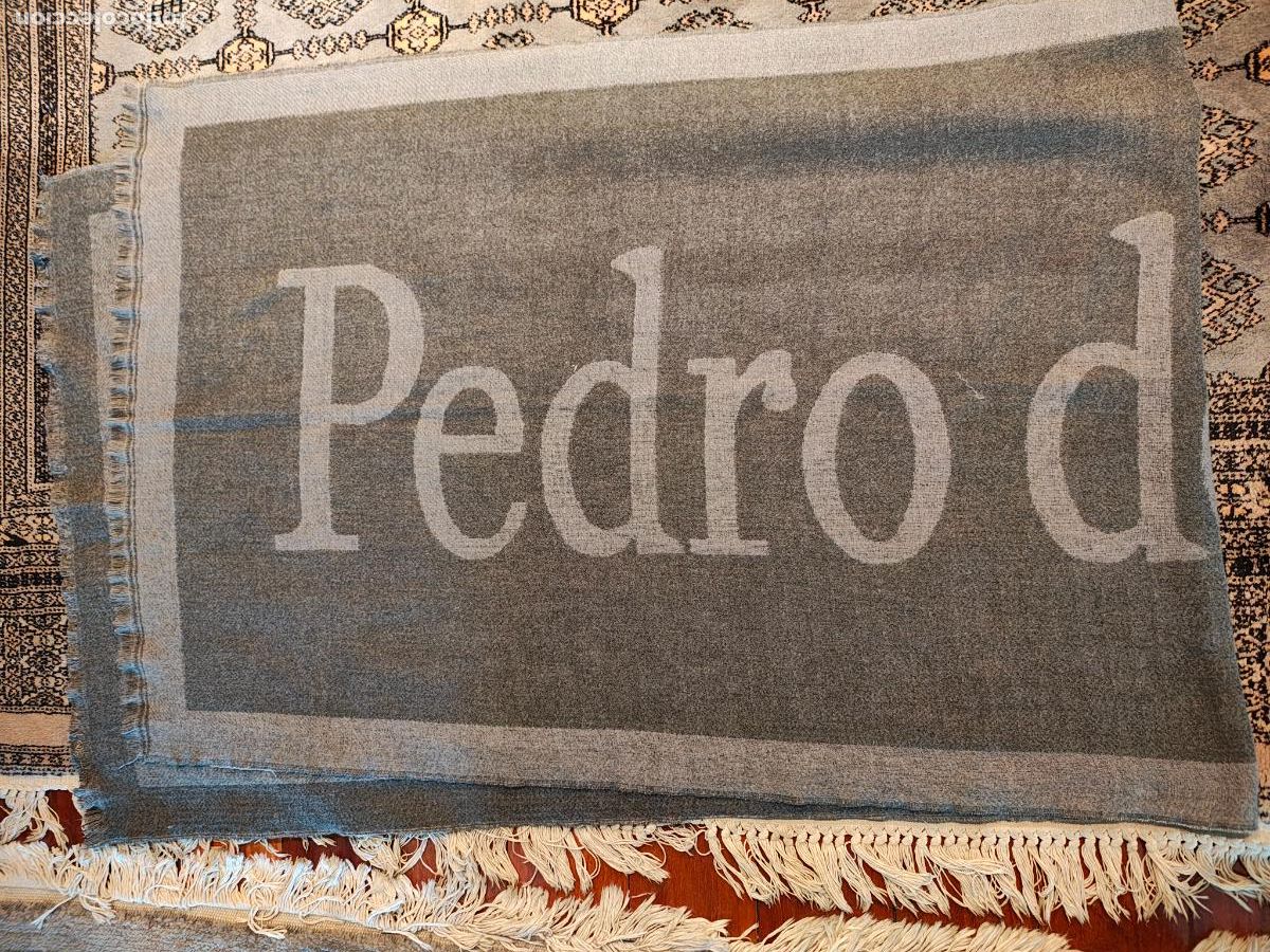 Segunda mano: Echarpe o bufanda Pedro del Hierro grande - Foto 1