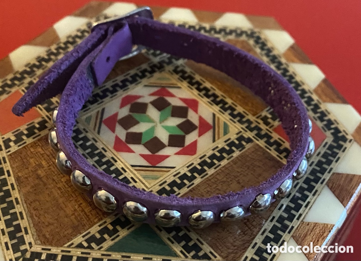 Segunda mano: Pulsera tachuelas morada - Foto 1