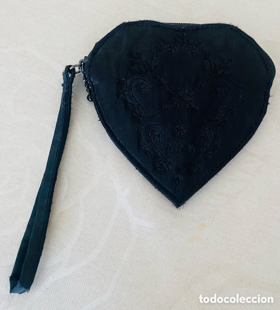 Segunda mano: Bolso de mano en forma de coraz&ograve;n - Foto 1