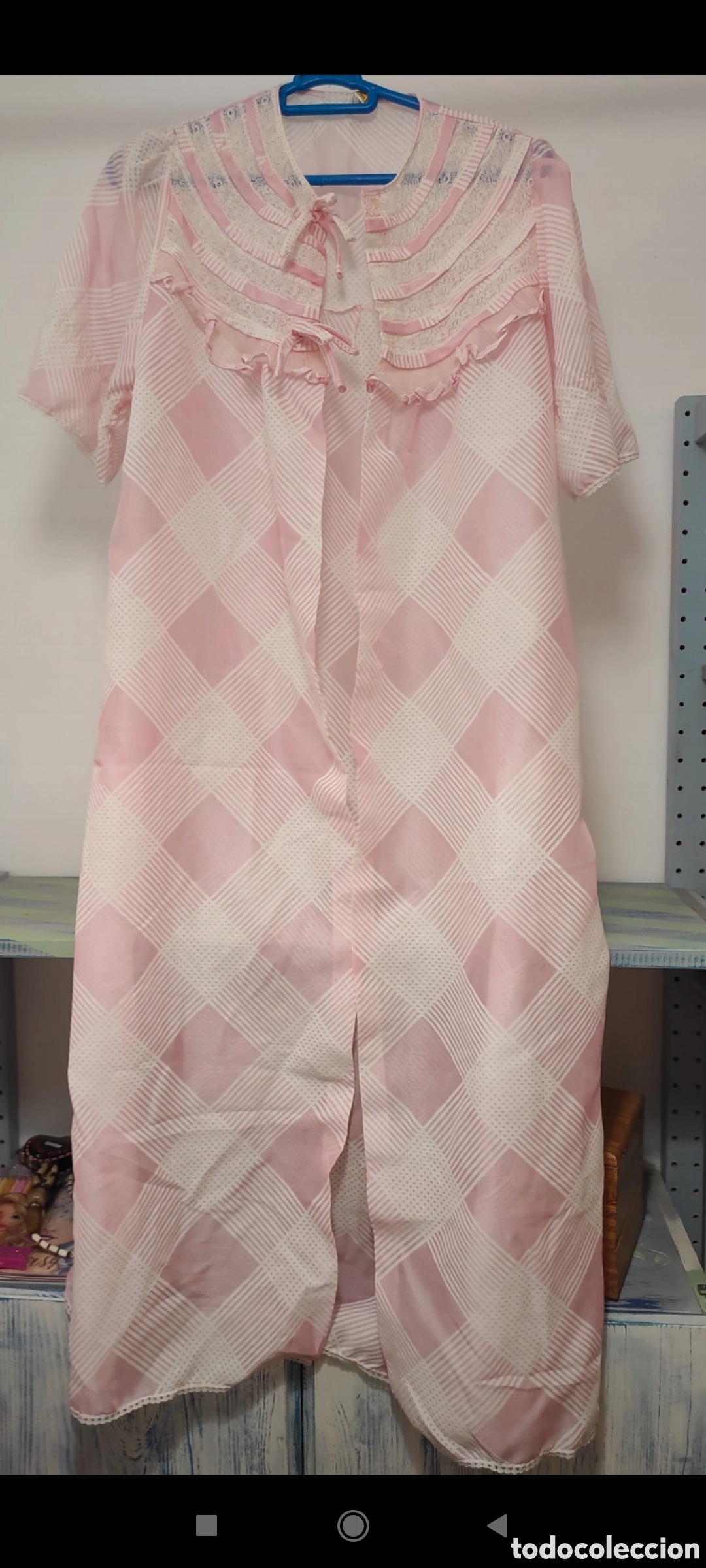 Segunda mano: Bata de mujer blanca y rosa - Foto 1