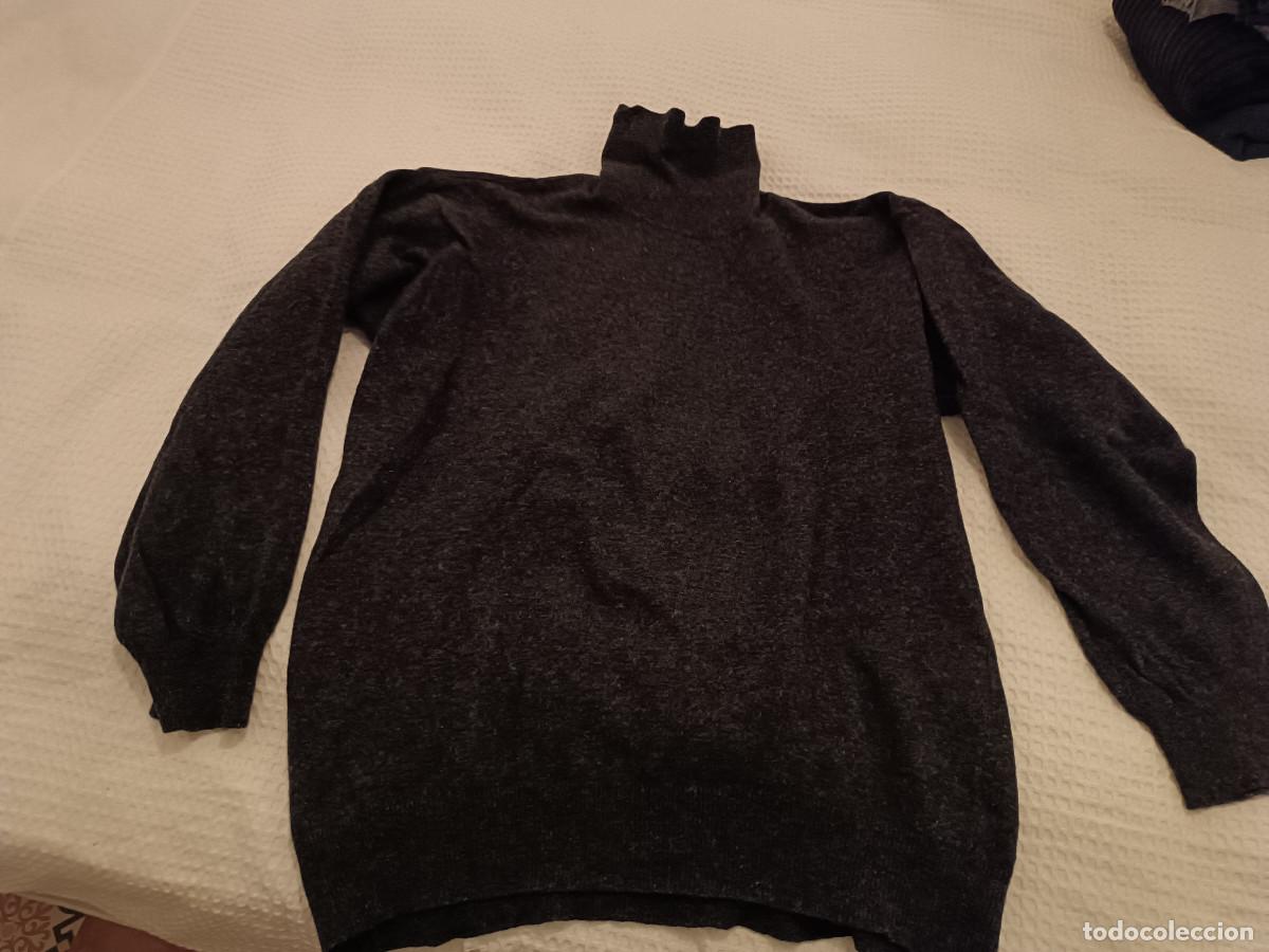 Segunda mano: JERSEY DE CUELLO ALTO EN GRIS OSCURO - Foto 2