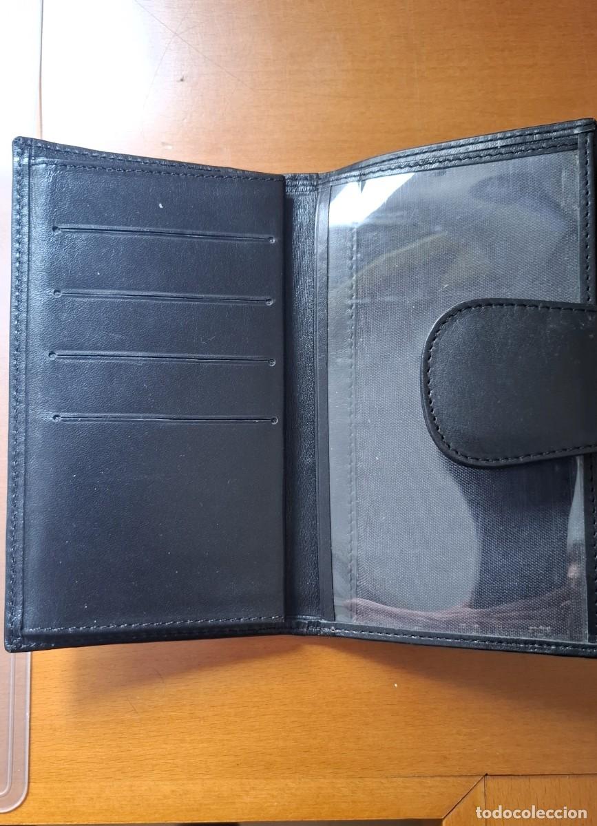 Segunda mano: CARTERA / MONEDERO NEGRA de Piel - Foto 3