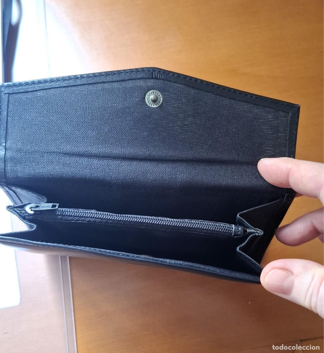 Segunda mano: CARTERA / MONEDERO NEGRA de Piel - Foto 6