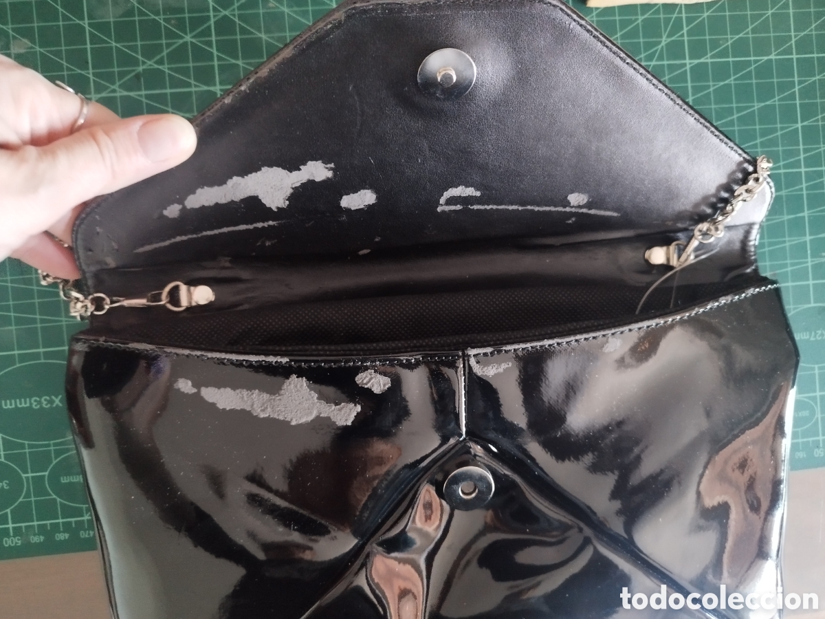 Segunda mano: Bolso sobre charol negro - Foto 2