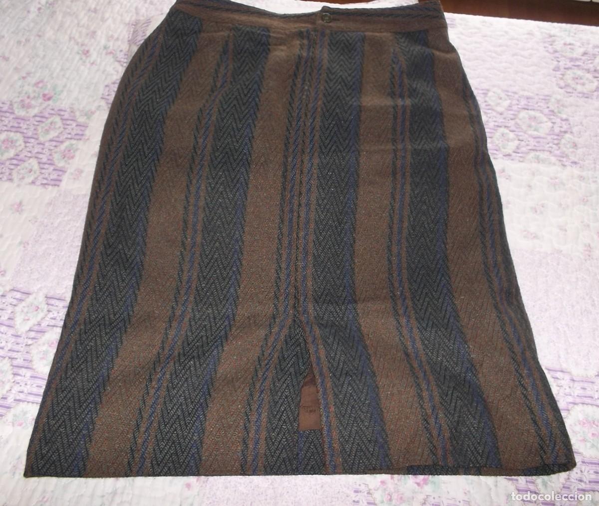 Segunda mano: FALDA DE SE&Ntilde;ORA DE LOS A&Ntilde;OS 70 - Foto 5