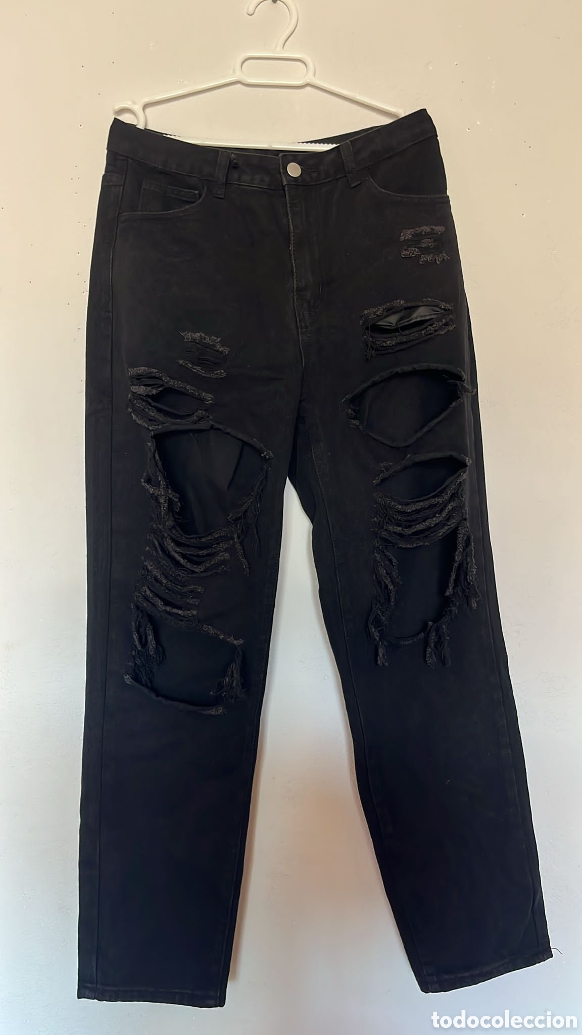 Segunda mano: pantalones rotos negros - Foto 1