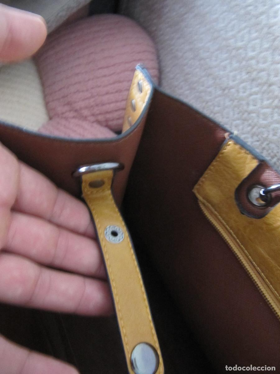 Segunda mano: BOLSO MARRON CON CARTERA - Foto 8