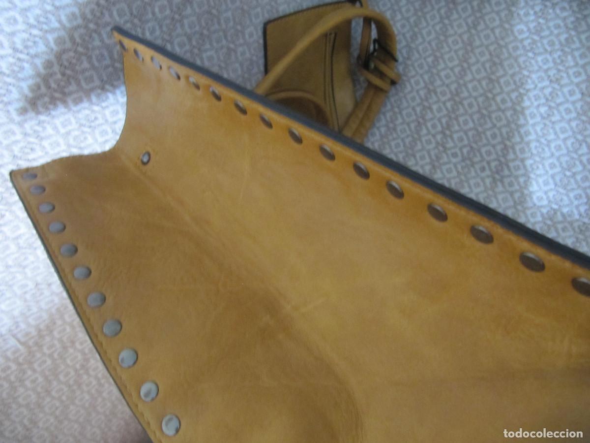 Segunda mano: BOLSO MARRON CON CARTERA - Foto 12