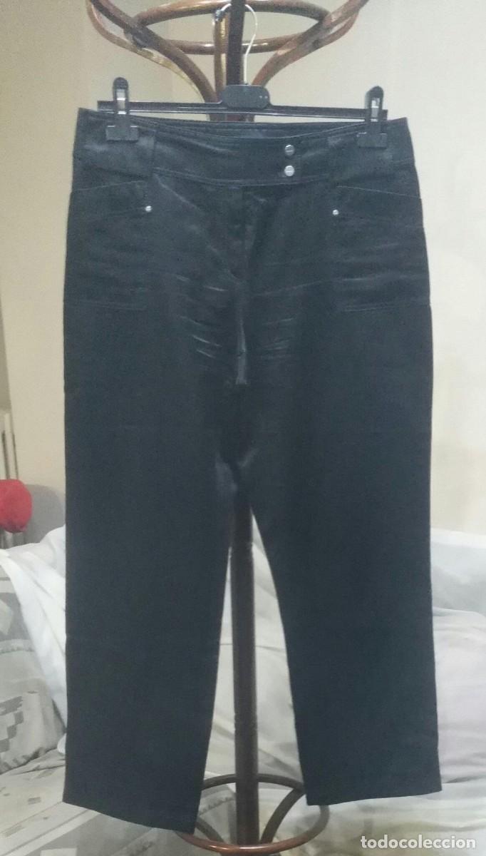 Segunda mano: PDA 32 Pantal&oacute;n mujer Javier Simorra - T 42 - 61% algod&oacute;n - largo 94cm y cintura 40cm