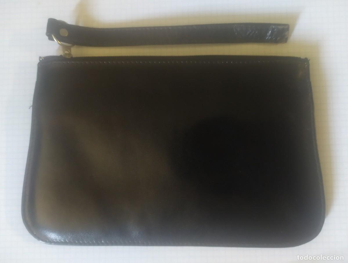 Segunda mano: Cartera de mano, de piel - Foto 2