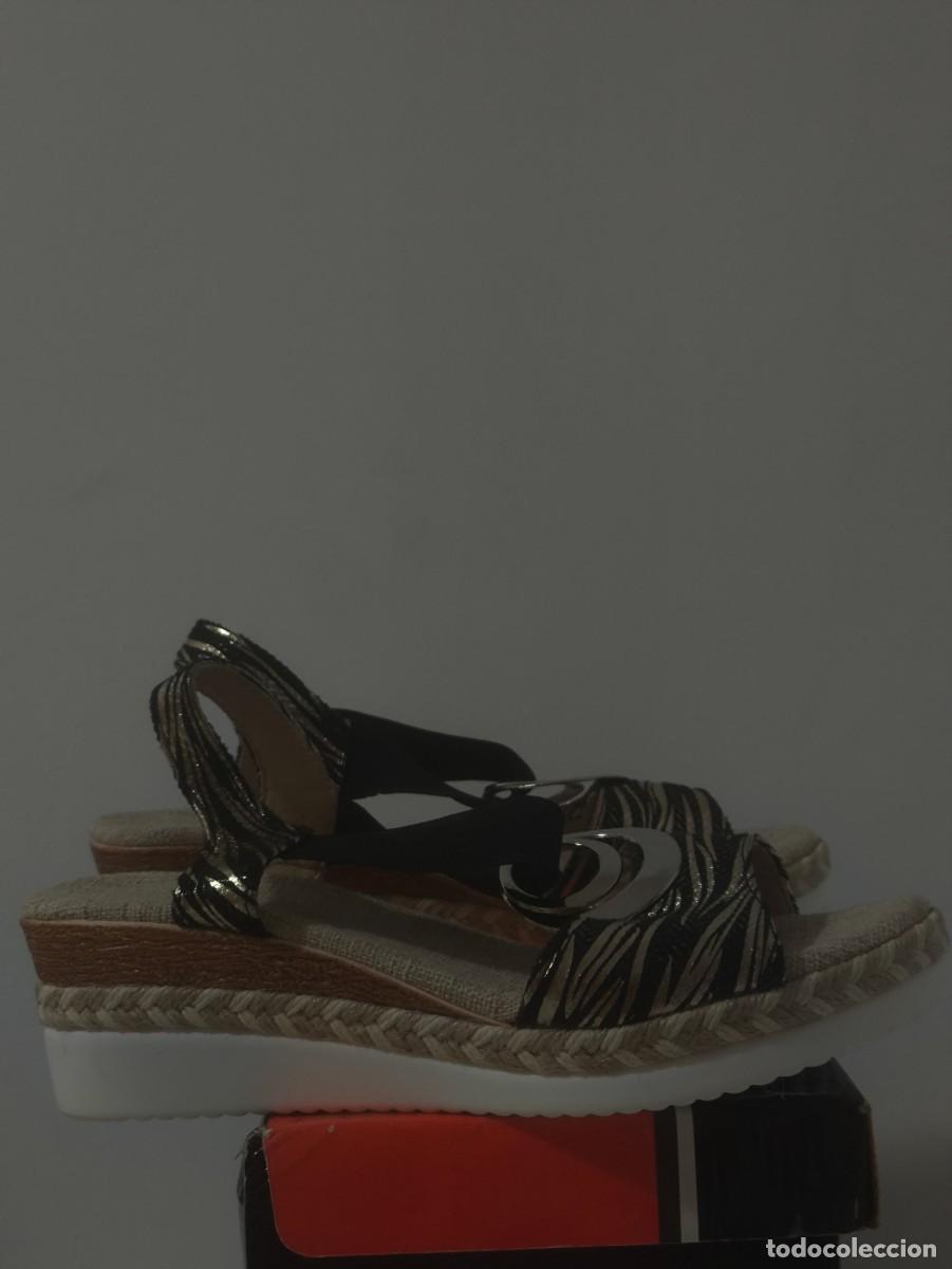 Segunda mano: Sandalias de cu&ntilde;a mujer - Foto 4
