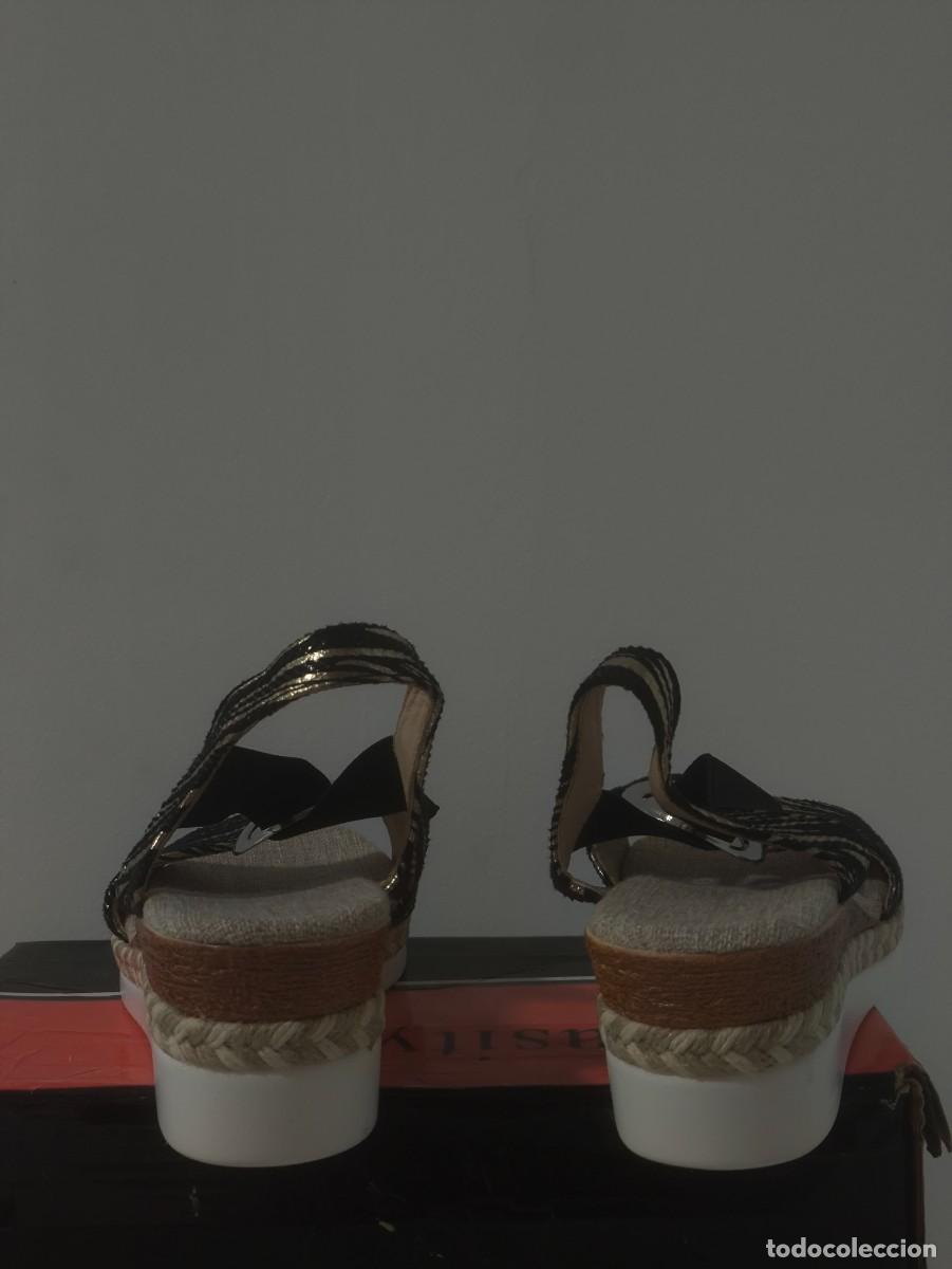 Segunda mano: Sandalias de cu&ntilde;a mujer - Foto 5
