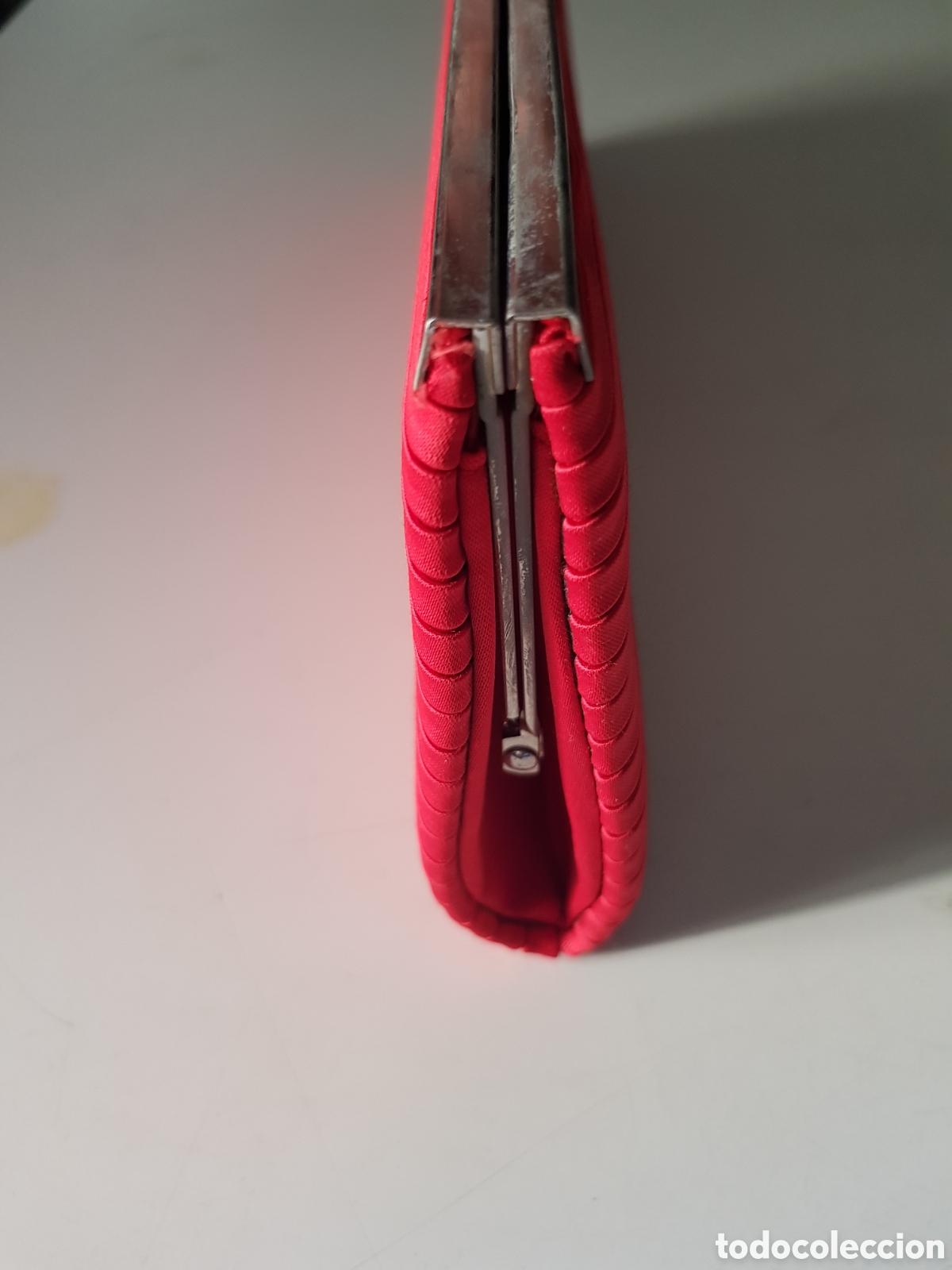 Segunda mano: Bolso rojo de fiesta con cadenilla. - Foto 4