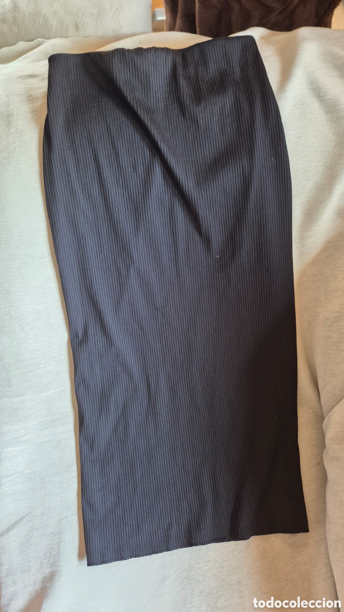 Segunda mano: Falda midi negra Benetton - Foto 3