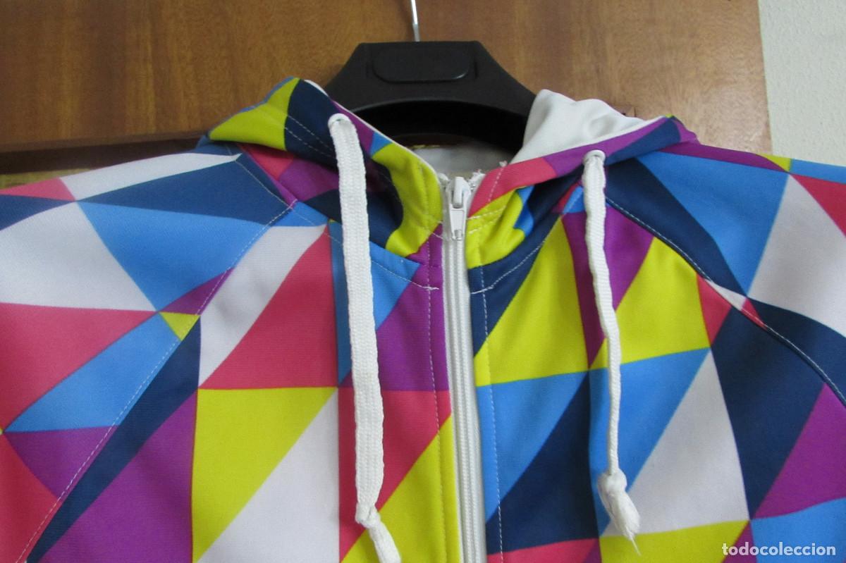 Segunda mano: CHAQUETA CHANDAL MULTICOLOR H&M Divided 38 - Foto 2