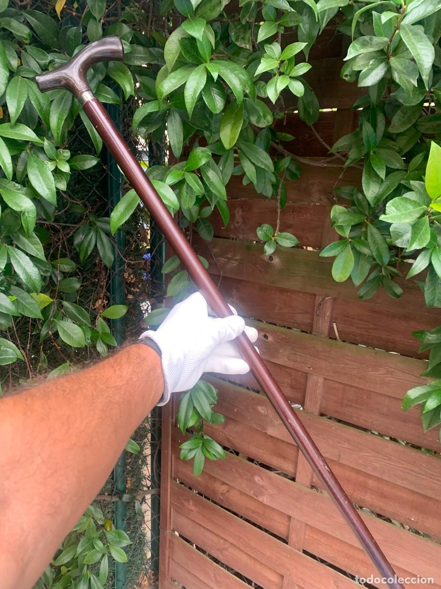 Segunda mano: BAST&Oacute;N DE MADERA UNISEX 77 cm - Foto 1
