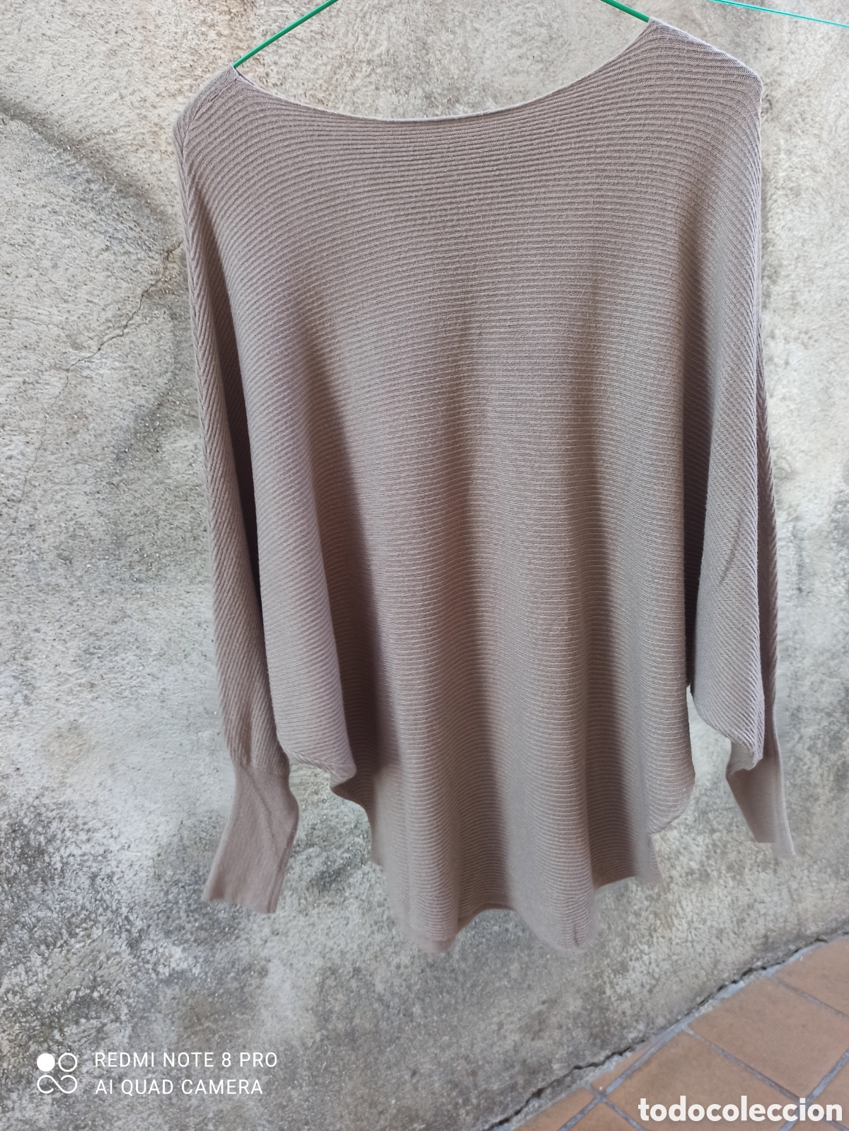 Segunda mano: Jersey muy original, para llevar holgado - Foto 4